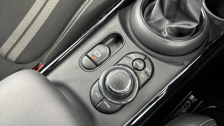 MINI Clubman 1.5 Cooper Shadow Edition 6dr Petrol Estate